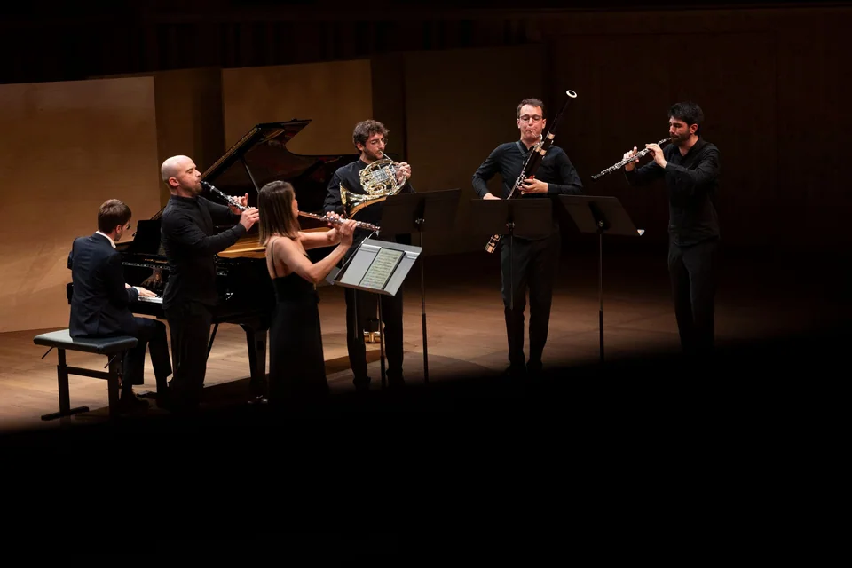 Ensemble Astera in concert with piano